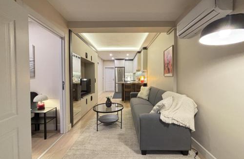 Osmanbey Apartment | Stylish 1BR Residence in Nişantaşı