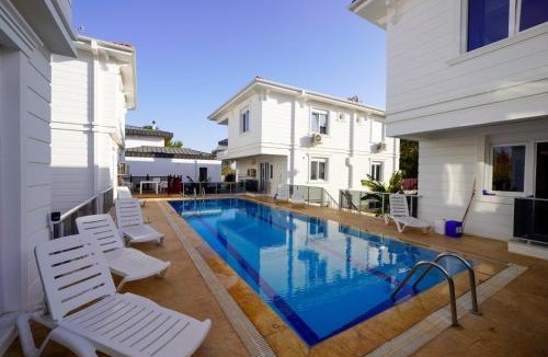 Dosemealti House | Sakin bir muhit, merkeze yakın tatil köyü, VİLLA