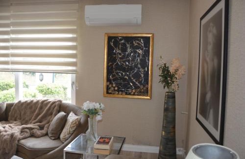 Lara Apartment | Metropolitan Art