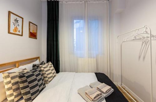 Cihangir Apartment | 2BR Historical apartment 5 min to Taksim Sq