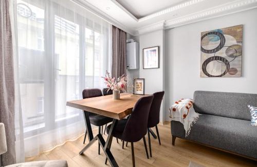 Sisli Apartment | Stylish New Apartment with Fast WiFi