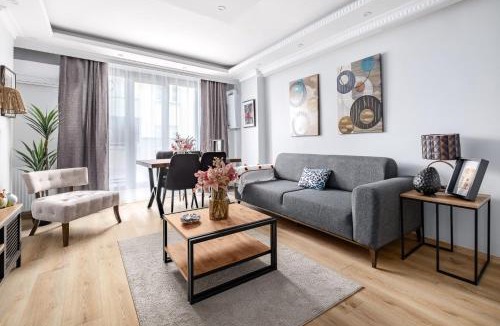 Sisli Apartment | Stylish New Apartment with Fast WiFi
