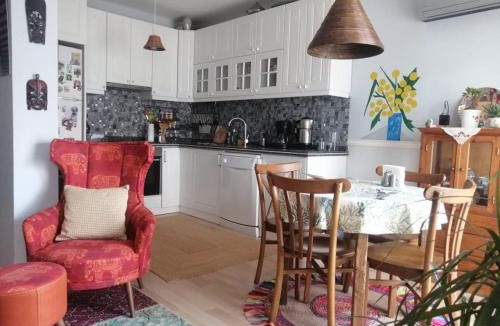 Old Town Apartment | Have a warm home in the center of Alsancak