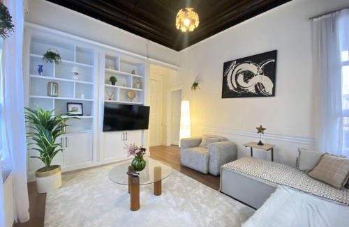 Istanbul City Center Villa | Charming Historic Balat House 2 Floors 5 BR