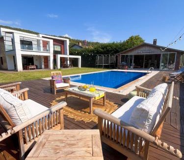 Bartin Villa | Villa Meg with Private Pool, Sauna Jacuzzi