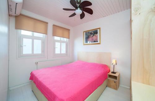 Balat Apartment | Newly-renovated apartment 3-BR, LR, 2 AC