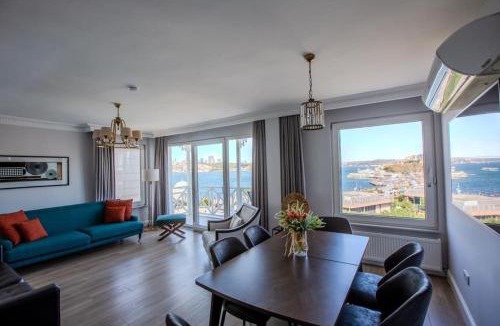 Uskudar Apartment | Top Rated! Bosphorus View 4BR Sleeps 9