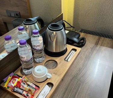 Eski Lara Hotel | Falcon 1511
