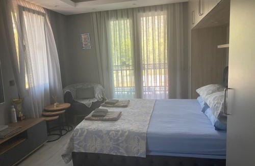 Tasbuku Villa | Lotus Villa in Çamlı Village, Jacuzzi and pool