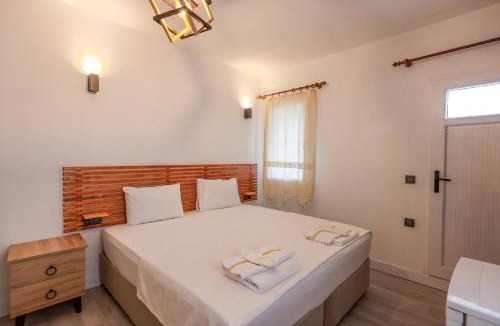 Yaliciftlik Hotel | Yalıyanı Pansiyon