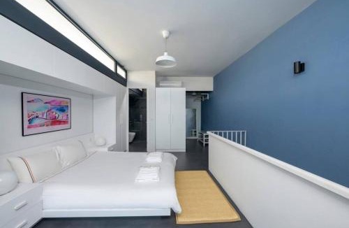 Taksim Hotel | Bright Modern Design New Duplex Loft Patio! #145