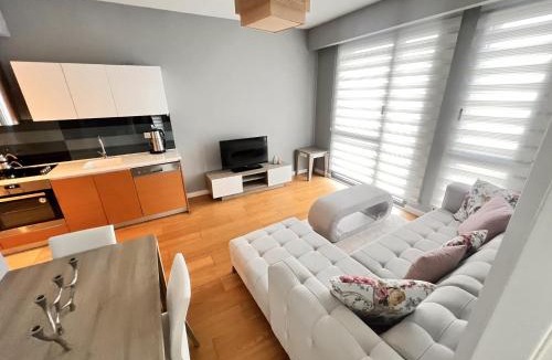 Bagcilar Apartment | Divan Residence - Güneşli Near Ataköy Metro Station