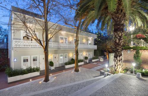 Sultanahmet Hotel | Hagia Sofia Mansions Istanbul, Curio Collection by Hilton