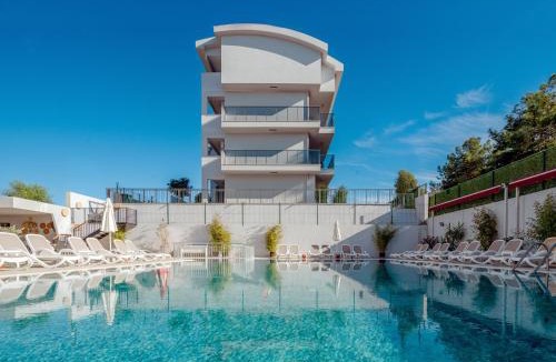 Side Hotel | A Hotel Side