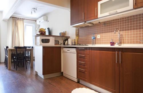 Emin Sinan Apartment | Spacious Balcony Suite Sultanahmet - Aslan Apartments