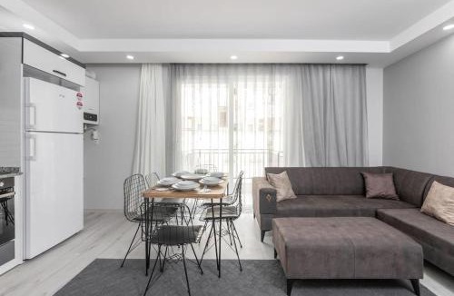 Antalya City Centre Apartment | 3-Şehir Merkezinde Büyük Daire 3 Yatak Odası
