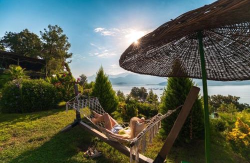 Karacaoren Resort | Botanik Göl Evleri
