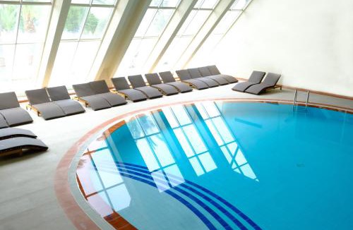 Side Resort | Paloma Perissia