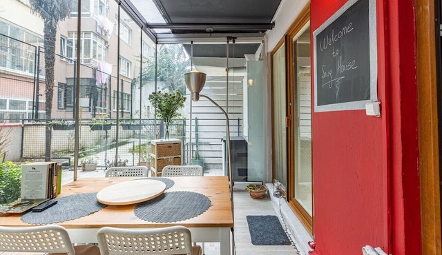 Modern Flat with Patio in Sisli in Istanbul