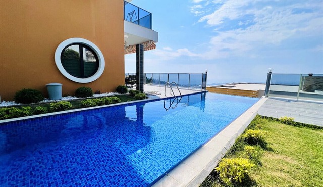 Villa with Private Pool and Terrace in Alanya in Alanya