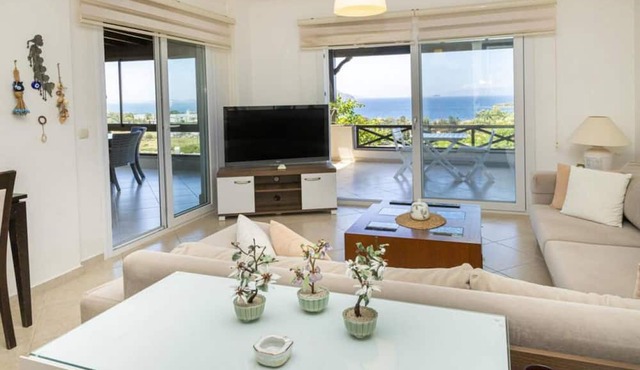 Cozy Flat With Sea View and Shared Pool in Bodrum