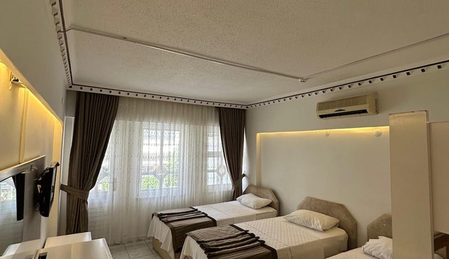 Eras Hotel