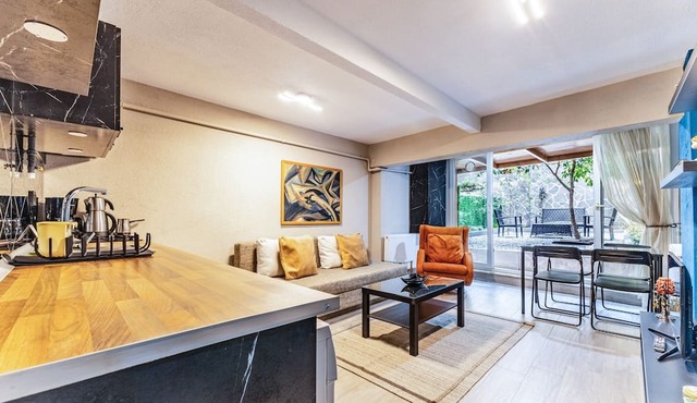 Modern Flat with Backyard in Kadikoy in Istanbul