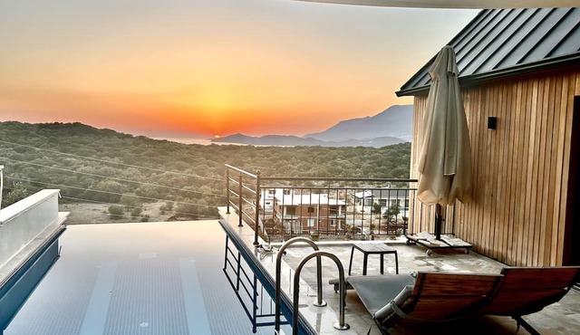 2 bedroom villa with private pool and great views