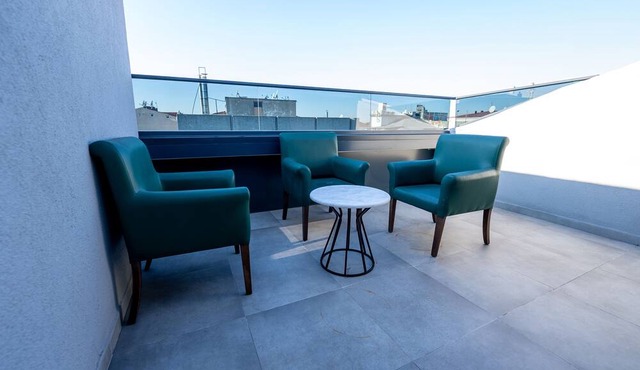 Meros Hotel