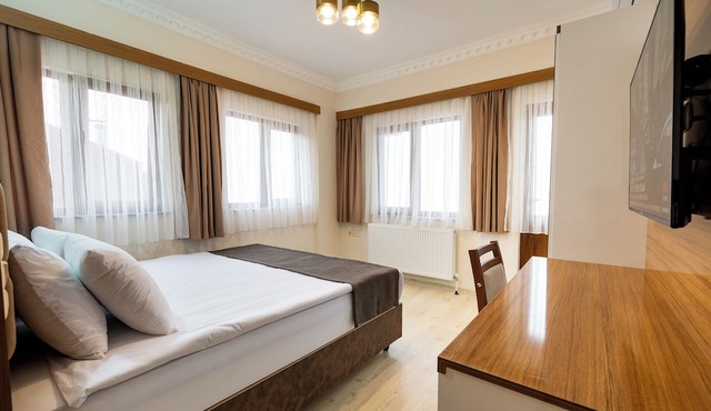 Avulot Otel