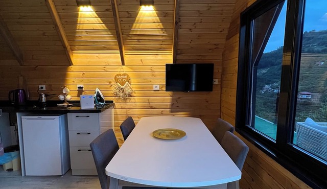 Hidden Garden Bungalow