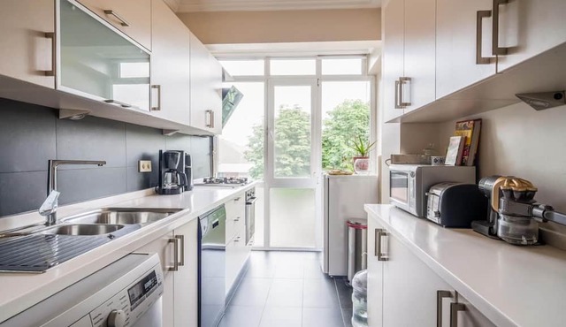 Charming Flat w Balcony 5 min to Zorlu Center in Istanbul