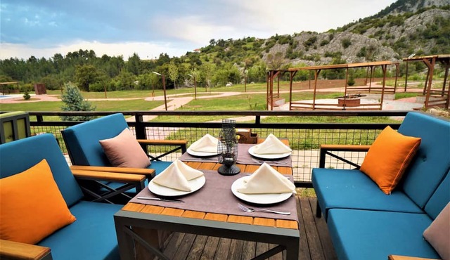 Milyos Hotel