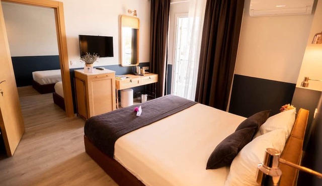 Urla 1867 Hotel