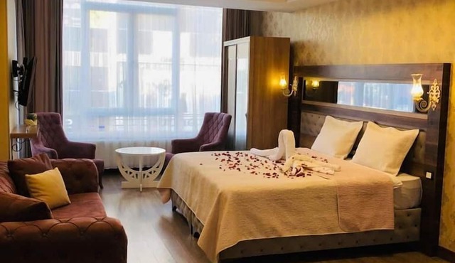10 Numara Gold Suit Otel