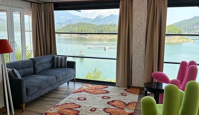 Dolphin Boutique Hotel & Restaurant in Bucak
