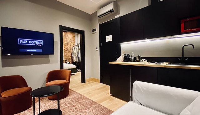 RUZ Hotels