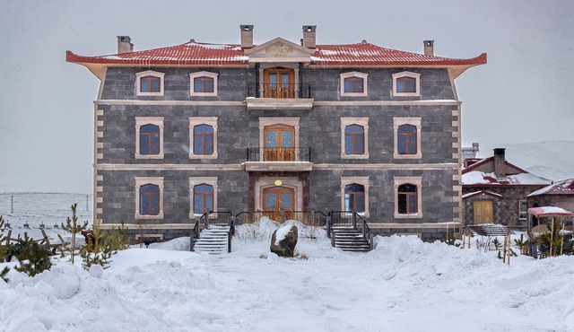 Lake Cildir Lodge