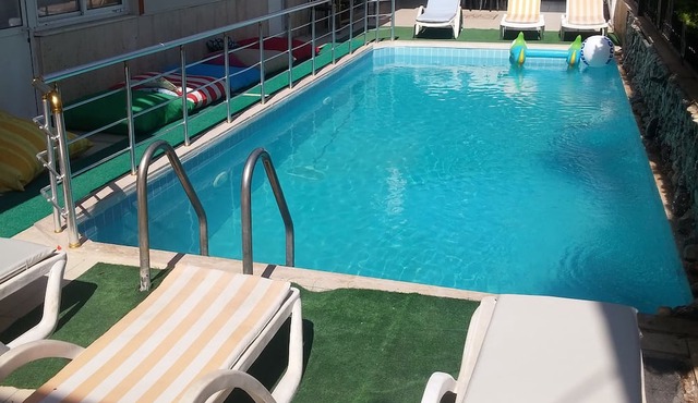 Uc Mevsim Otel