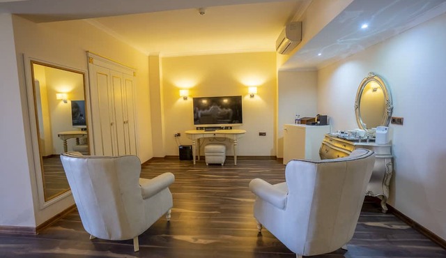 Azka Hotel