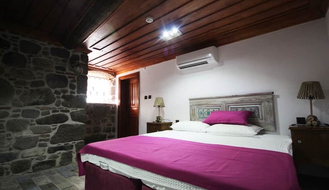 Bergama Tas Konak
