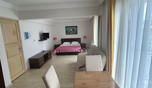 Melaike Otel