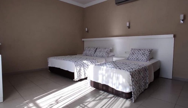 Mimoza Hotel