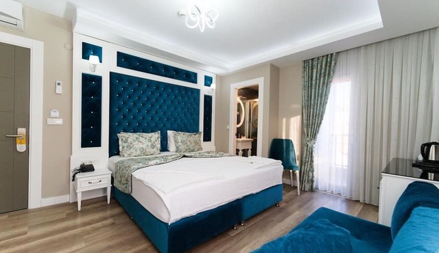 Mic Royal Hotel