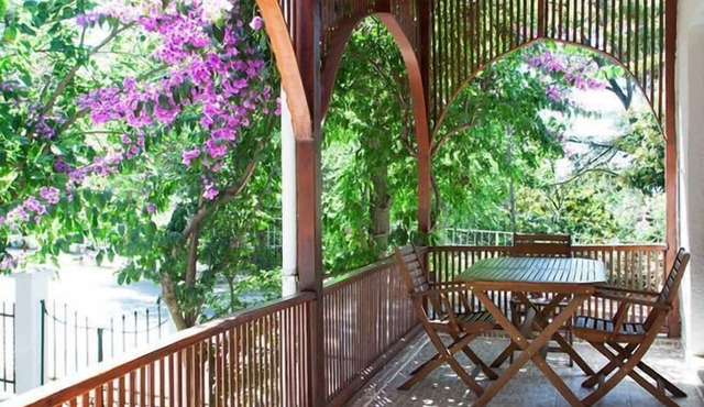 Orhan Kutbay'in Evi Turyolu Cafe Pansiyon
