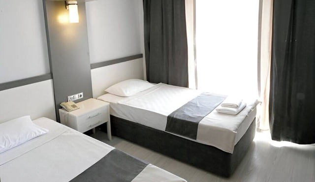 HOTEL ROXX ROYAL