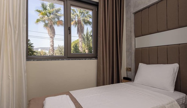 HOLMİ OTEL