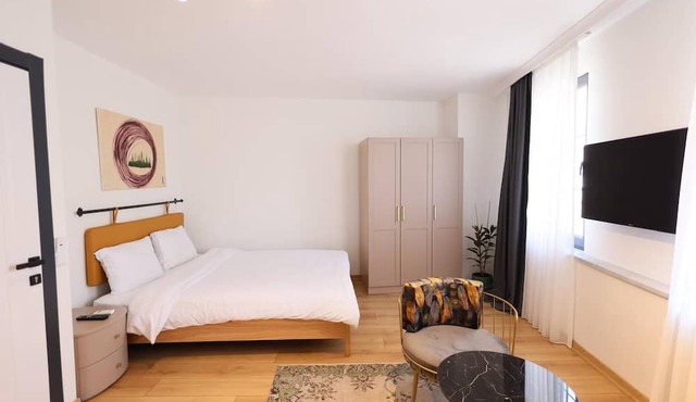 Evra Suites