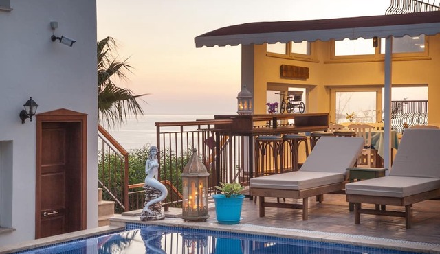 Sunset Villa Hotel