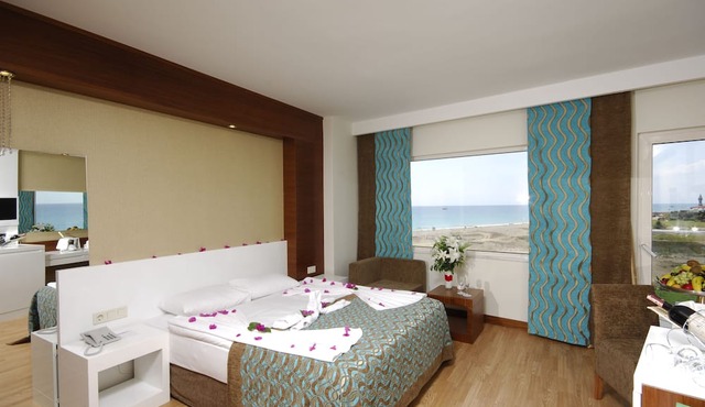 Seaden Sea World Resort & Spa